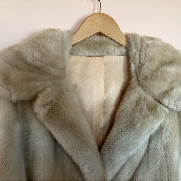 1960’s vintage faux fur coat - Picture 2 of 7